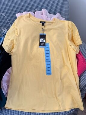 Express Pale Yellow Eyelet Sleeve Short Sleeve Tee - Large